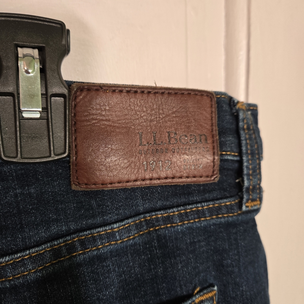 Men's L.L. Bean Dark Blue Relaxed Fit Jeans 44x30 - Picture 4 of 6